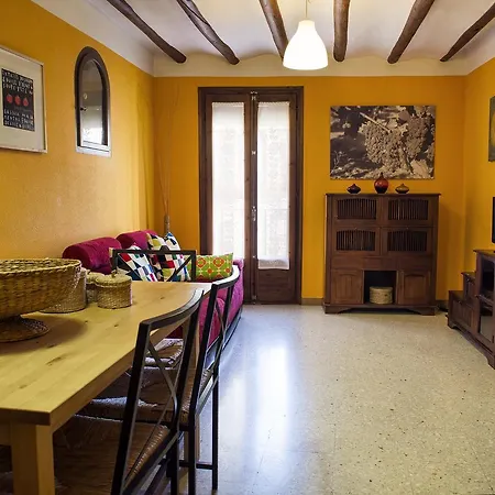 Lo Raconet De La Plaça Apartahotel